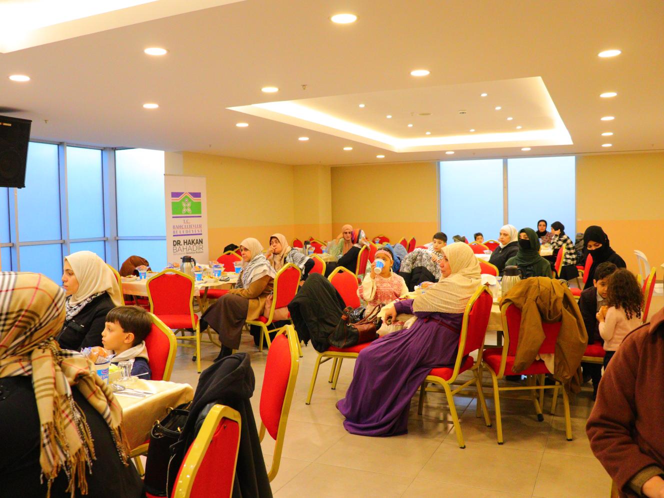 Gazzeli Kadınlara Destek ve Dayanışma İçin İftar Programı Düzenlendi